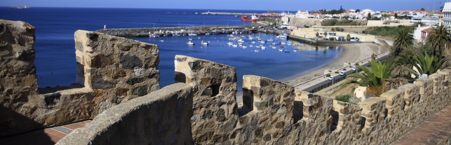 Vista el puerto de Sines